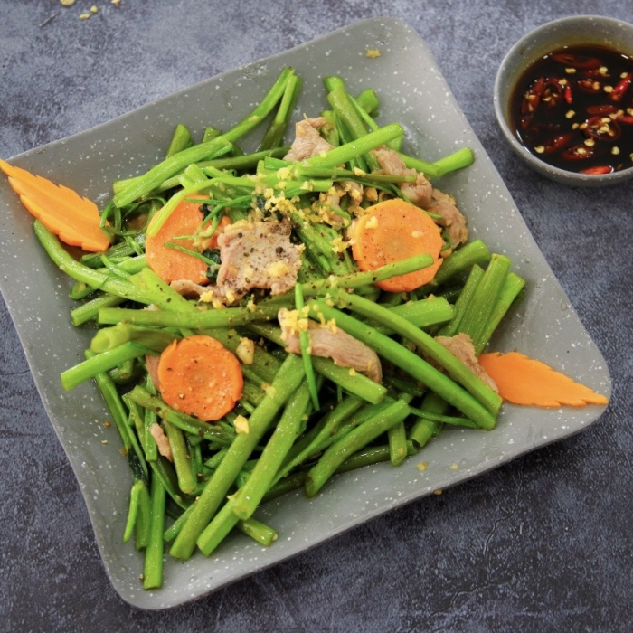 Cừu xào rau muống